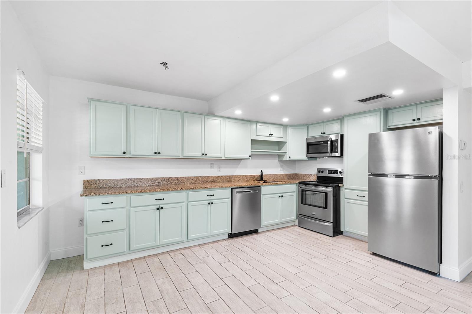 Image 4 of 8 For 555 62nd Street S 112