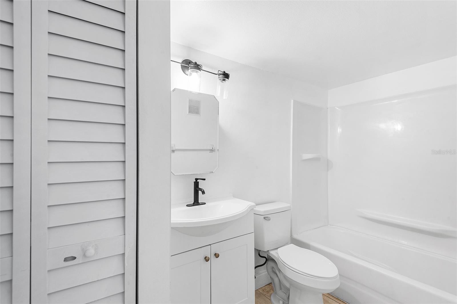 Image 7 of 8 For 555 62nd Street S 112