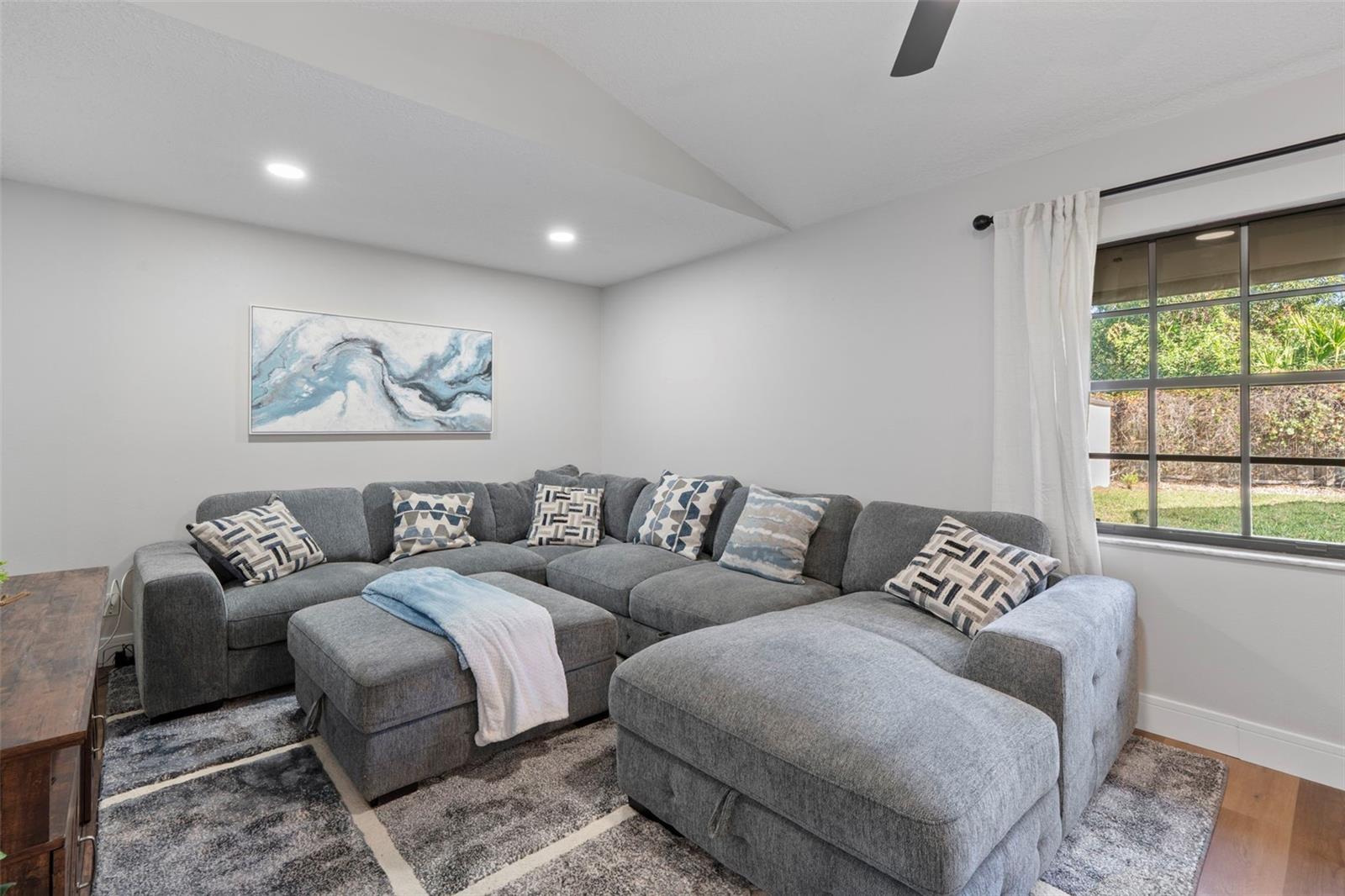 Image 16 of 30 For 121 Champlain Drive