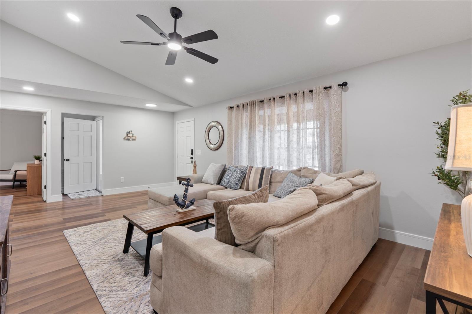 Image 6 of 30 For 121 Champlain Drive