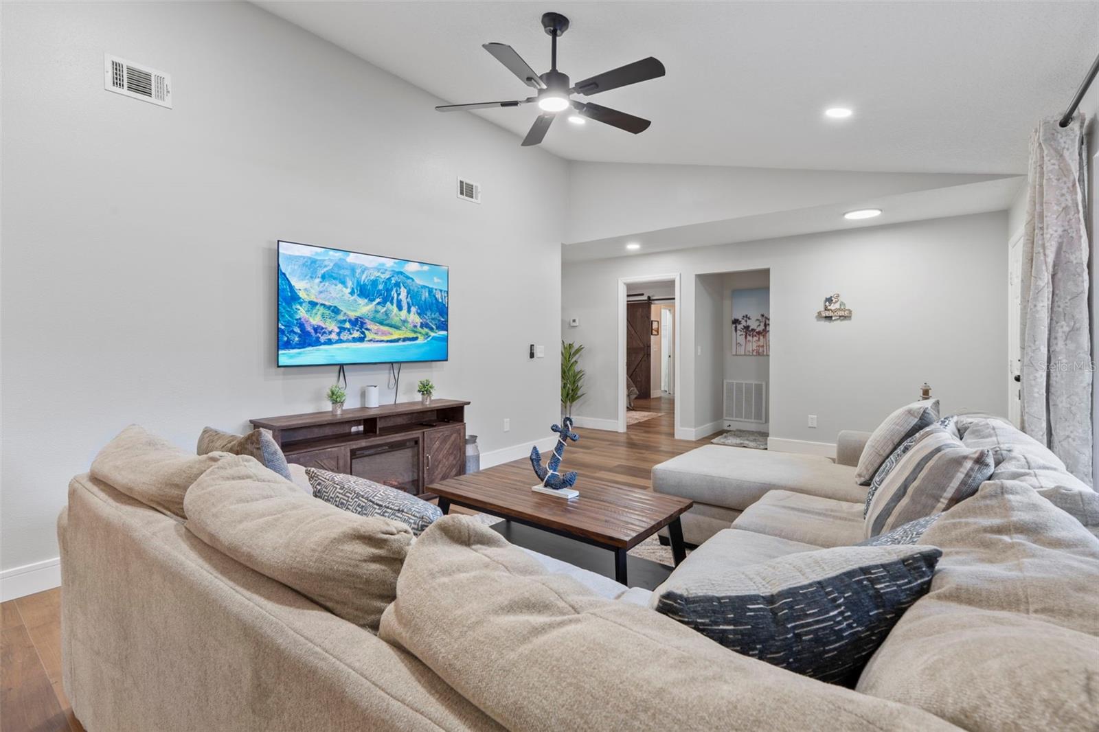 Image 7 of 30 For 121 Champlain Drive