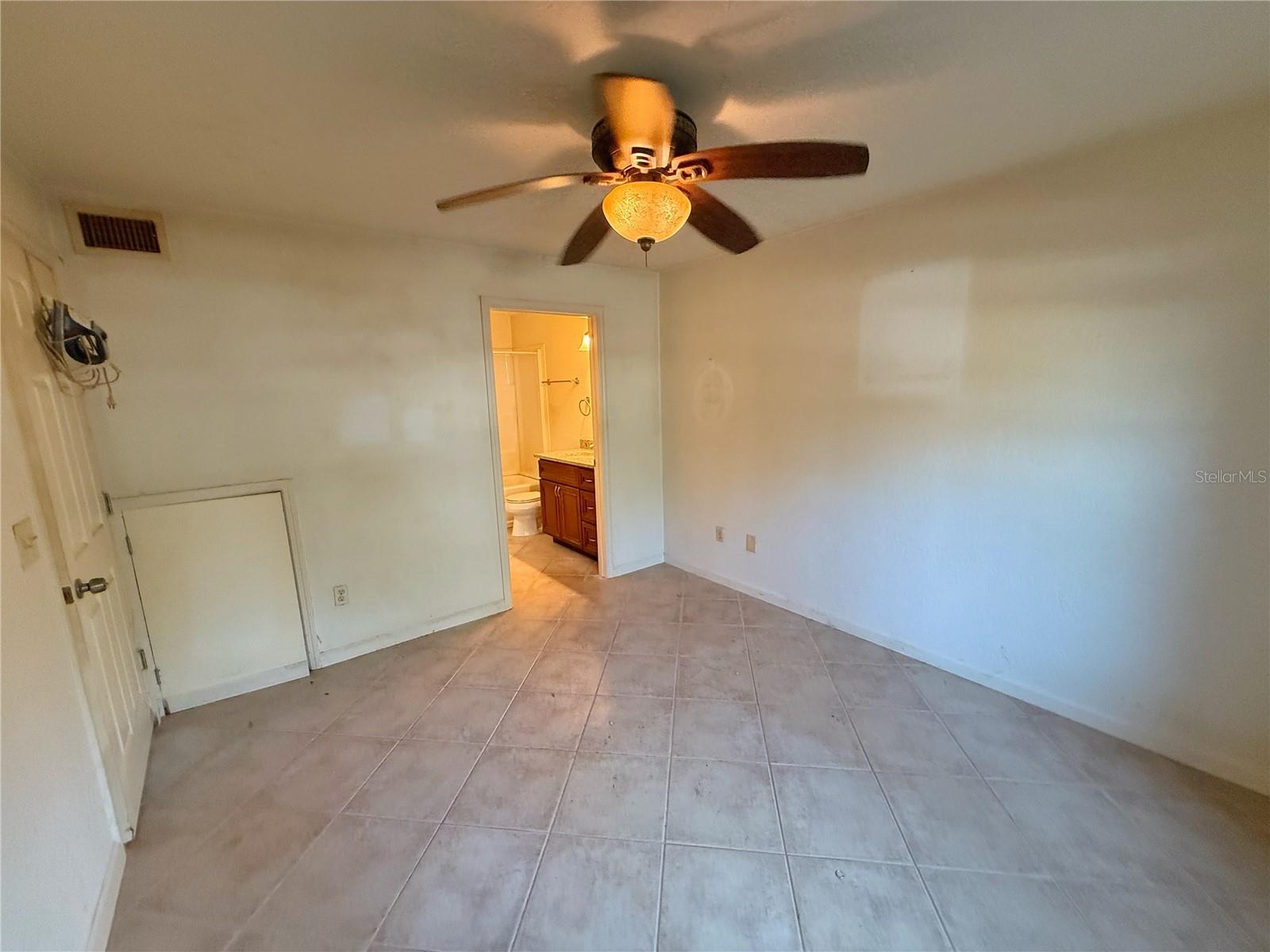 Image 5 of 17 For 709 Secret Harbor Lane 101