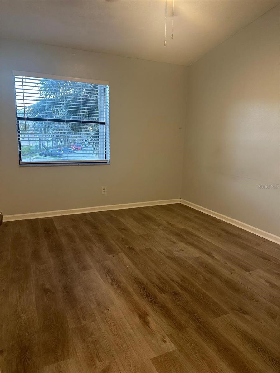 Image 11 of 13 For 9633 Riverside Dr  E5