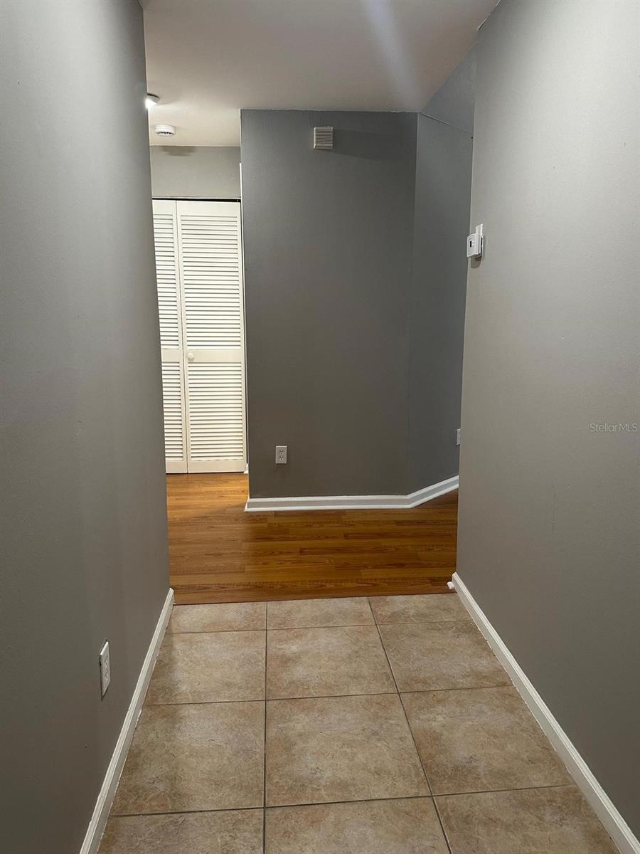 Image 3 of 13 For 9633 Riverside Dr  E5