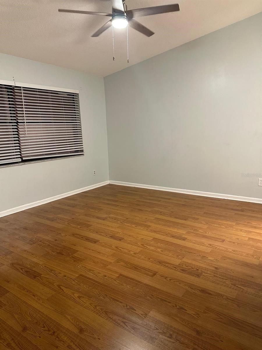 Image 5 of 13 For 9633 Riverside Dr  E5