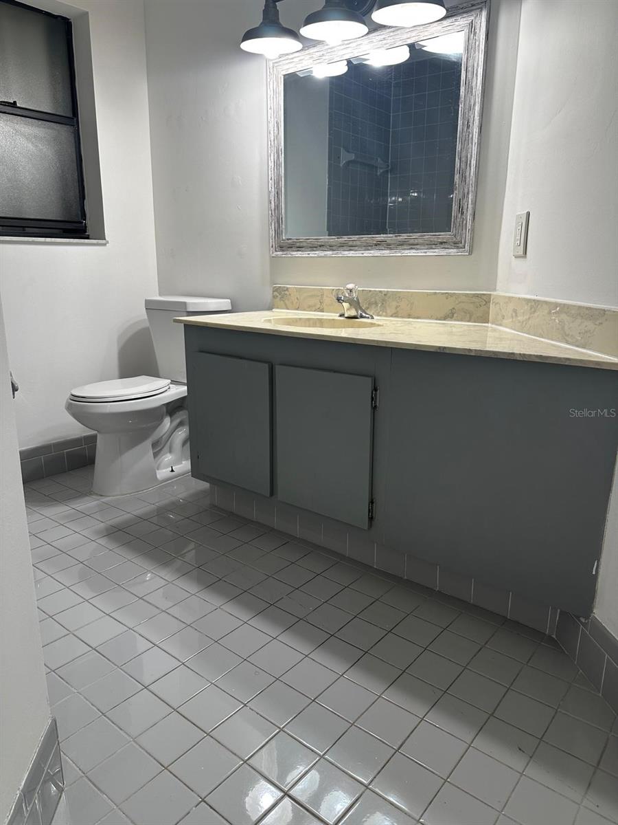 Image 6 of 13 For 9633 Riverside Dr  E5