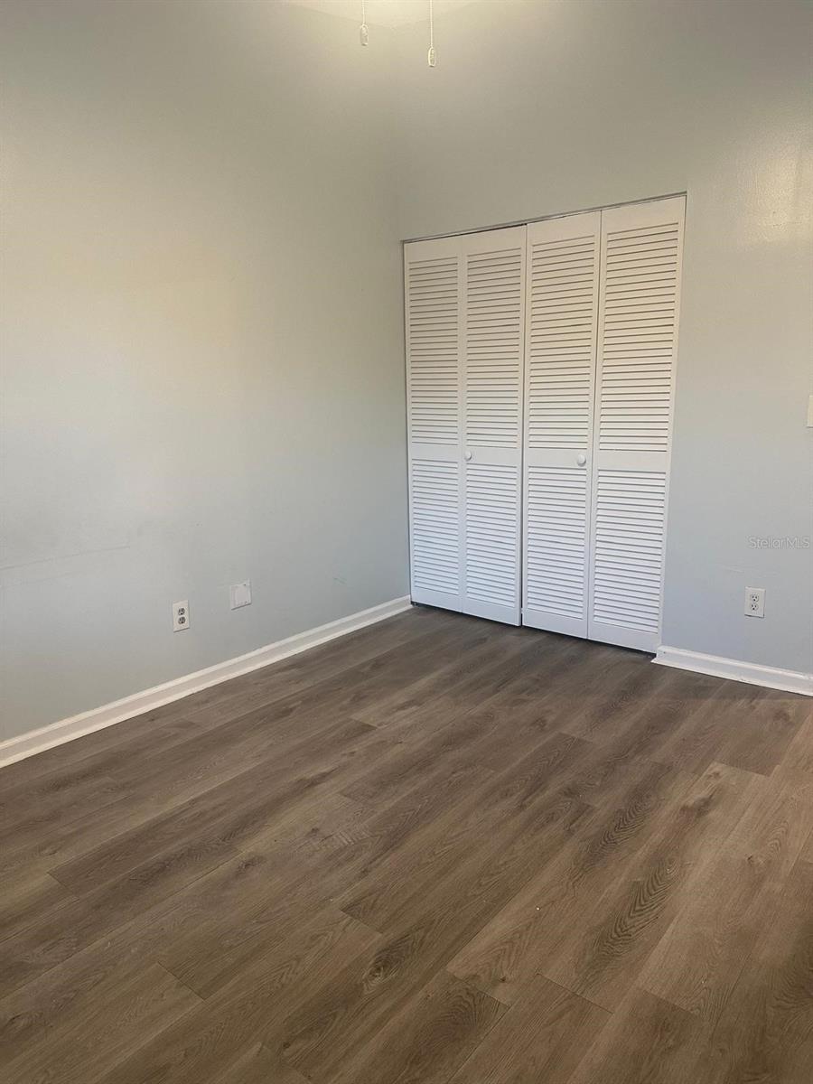 Image 7 of 13 For 9633 Riverside Dr  E5