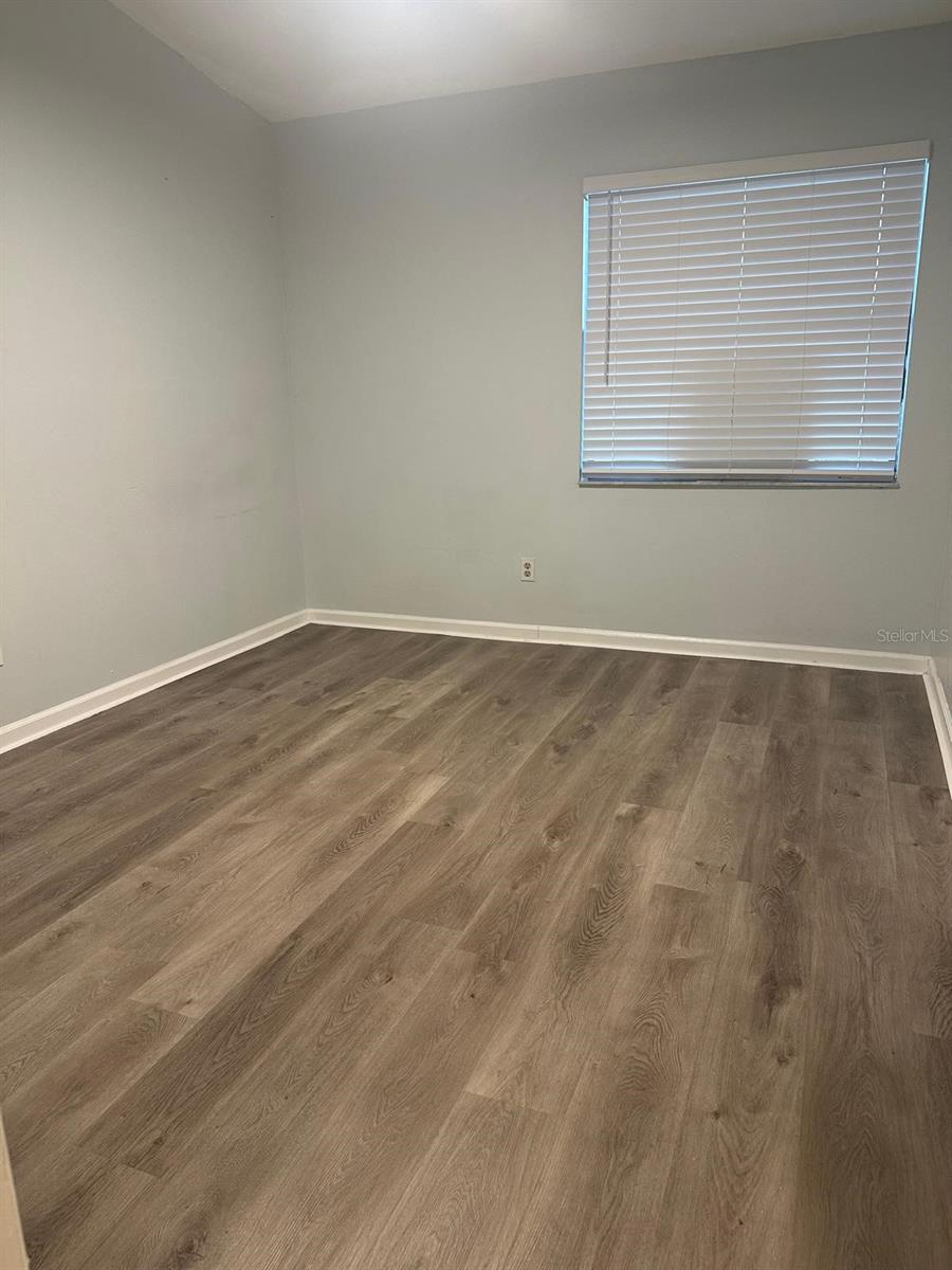 Image 9 of 13 For 9633 Riverside Dr  E5