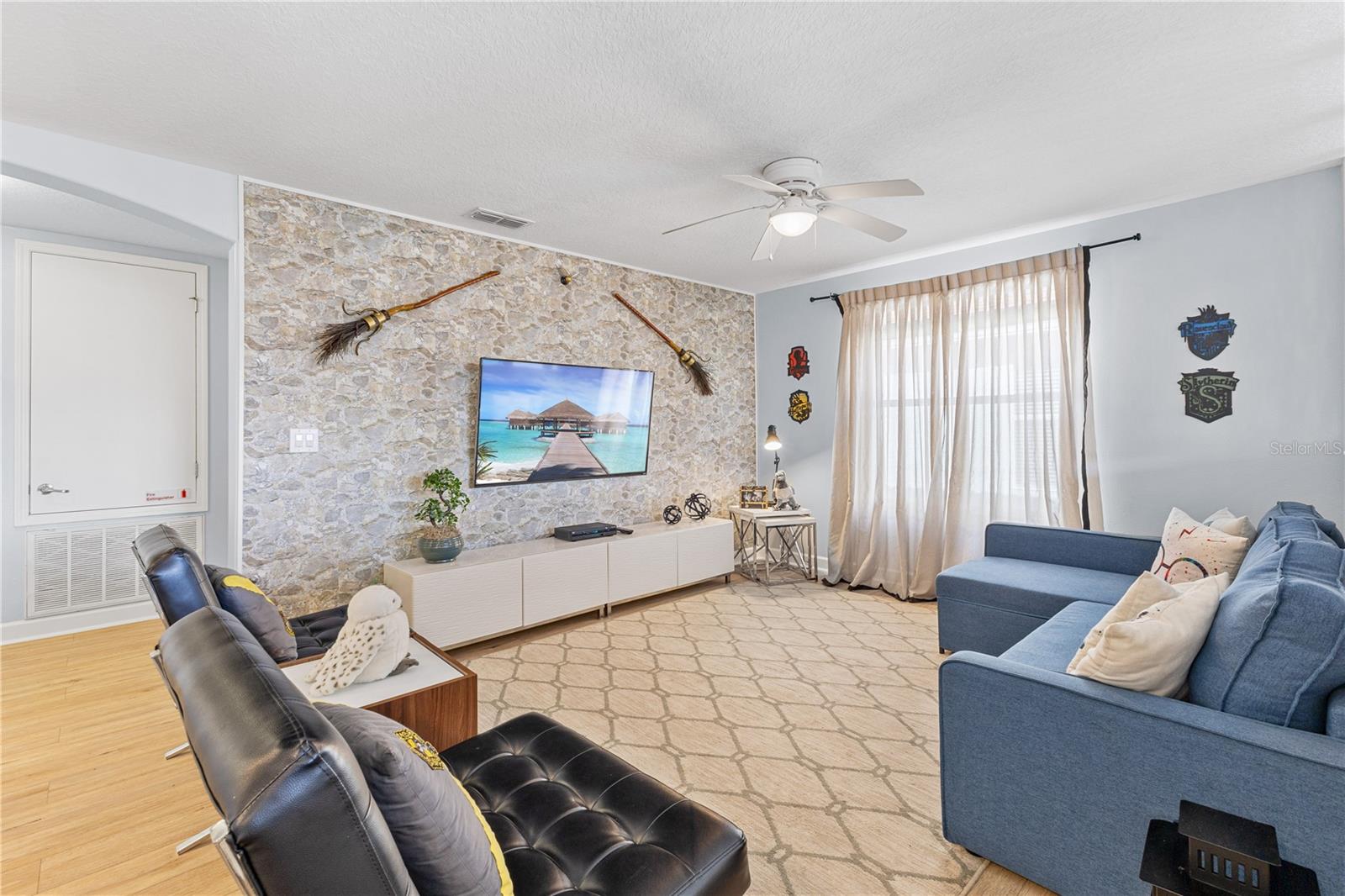 Image 36 of 54 For 9006 Majesty Palm Road