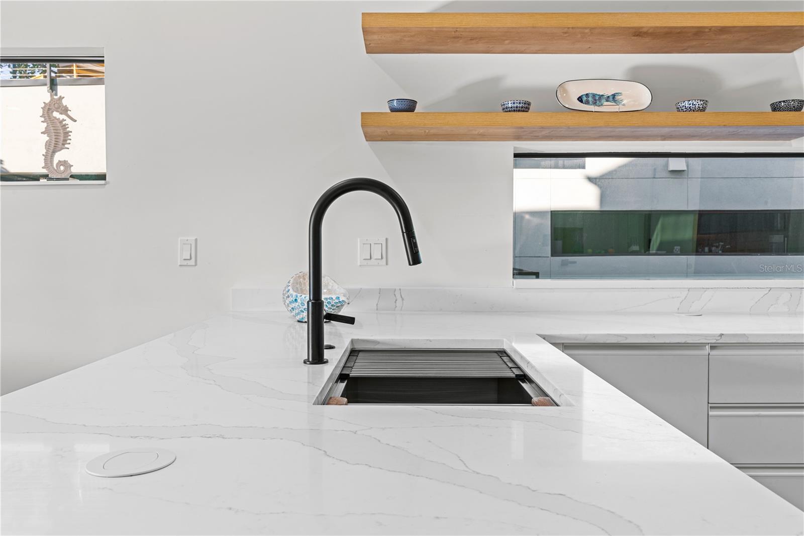 Image 16 of 81 For 2200 Bay Boulevard B