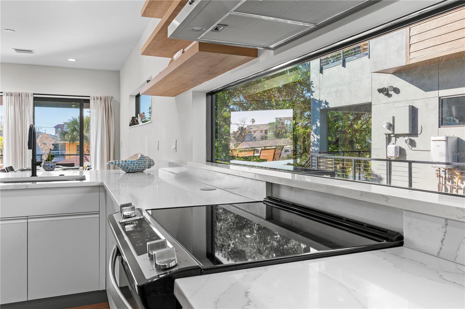 Image 18 of 81 For 2200 Bay Boulevard B