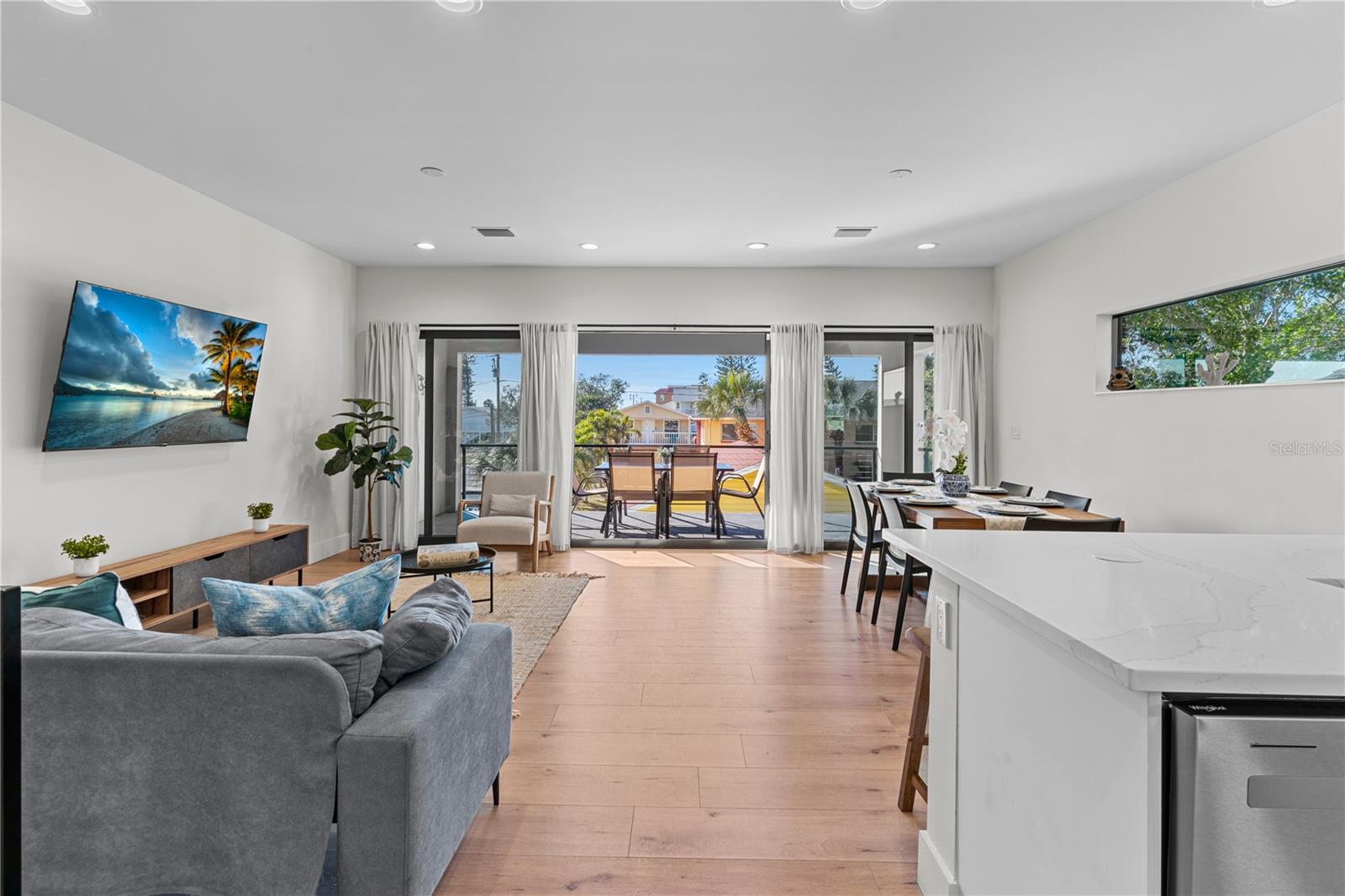 Image 21 of 81 For 2200 Bay Boulevard B