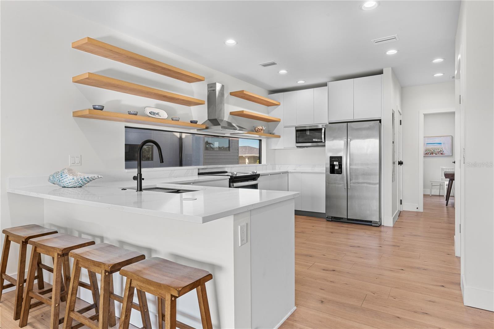 Image 23 of 81 For 2200 Bay Boulevard B