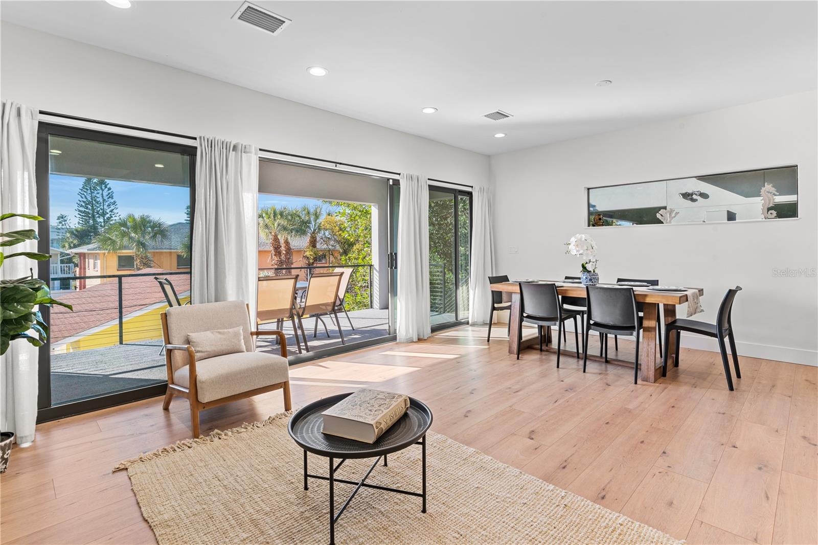 Image 25 of 81 For 2200 Bay Boulevard B