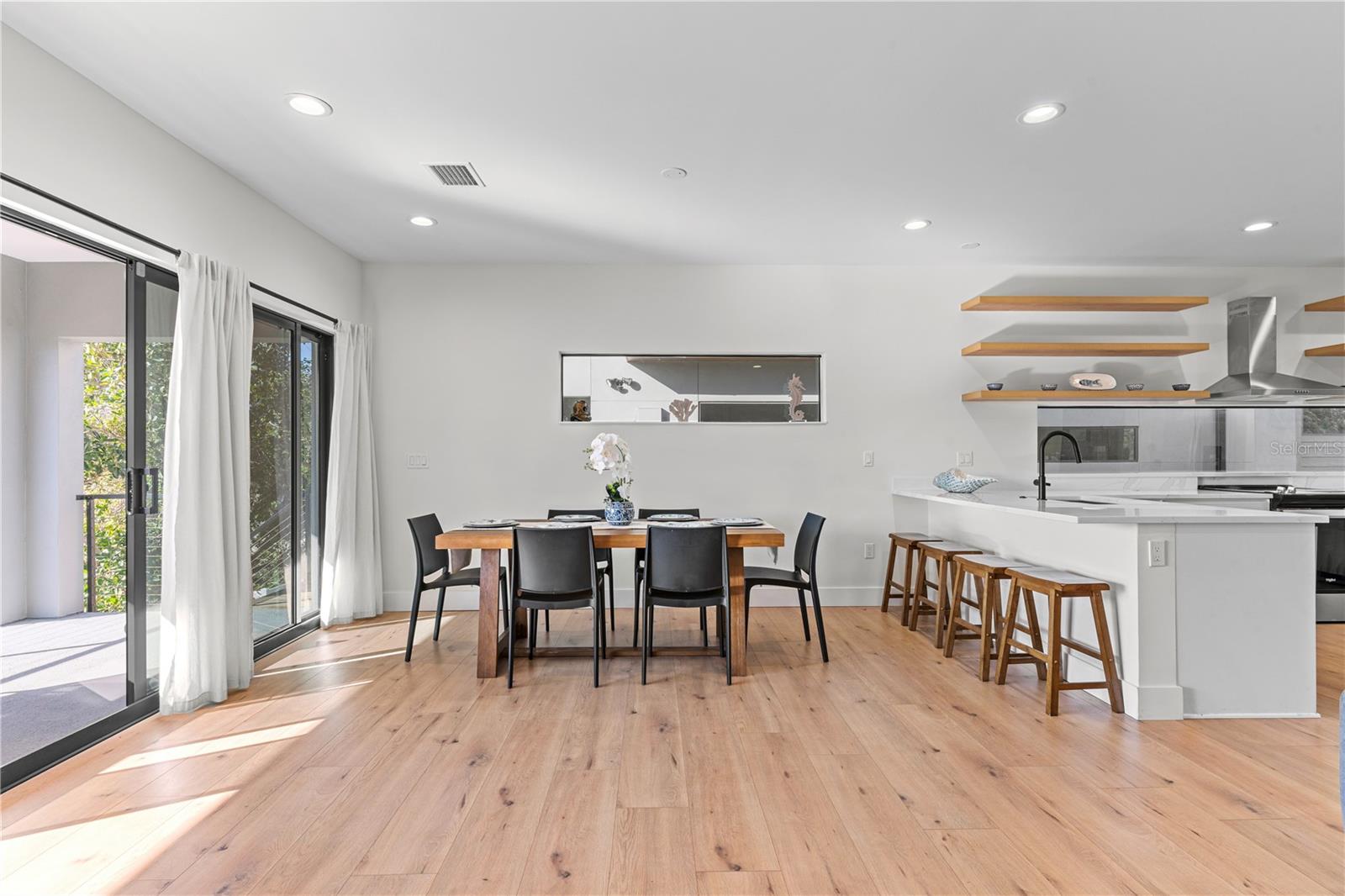 Image 27 of 81 For 2200 Bay Boulevard B