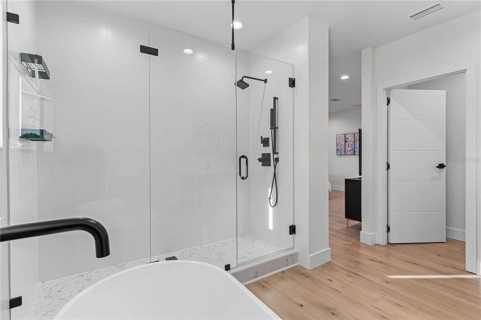 Image 50 of 81 For 2200 Bay Boulevard B