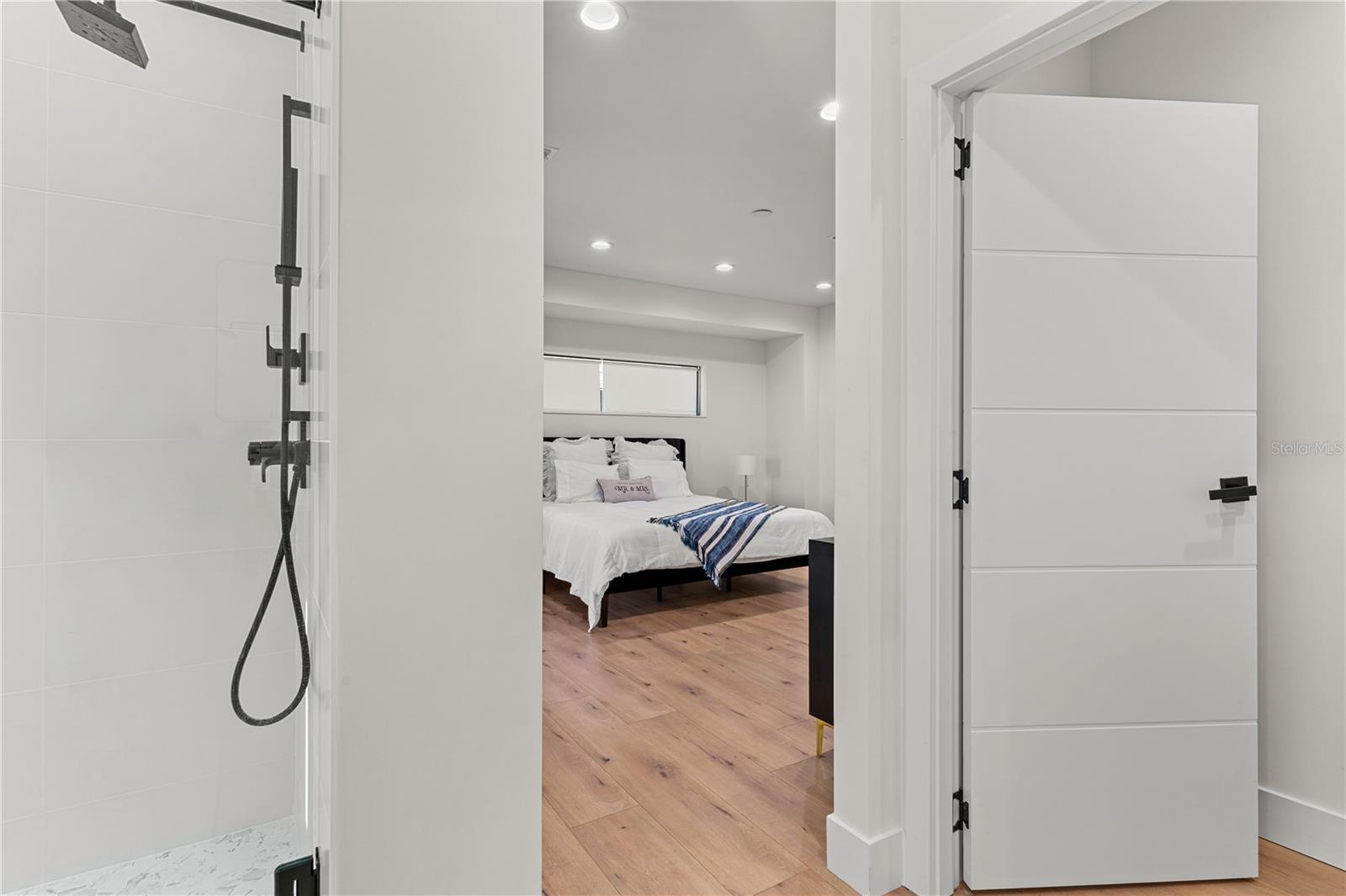 Image 51 of 81 For 2200 Bay Boulevard B