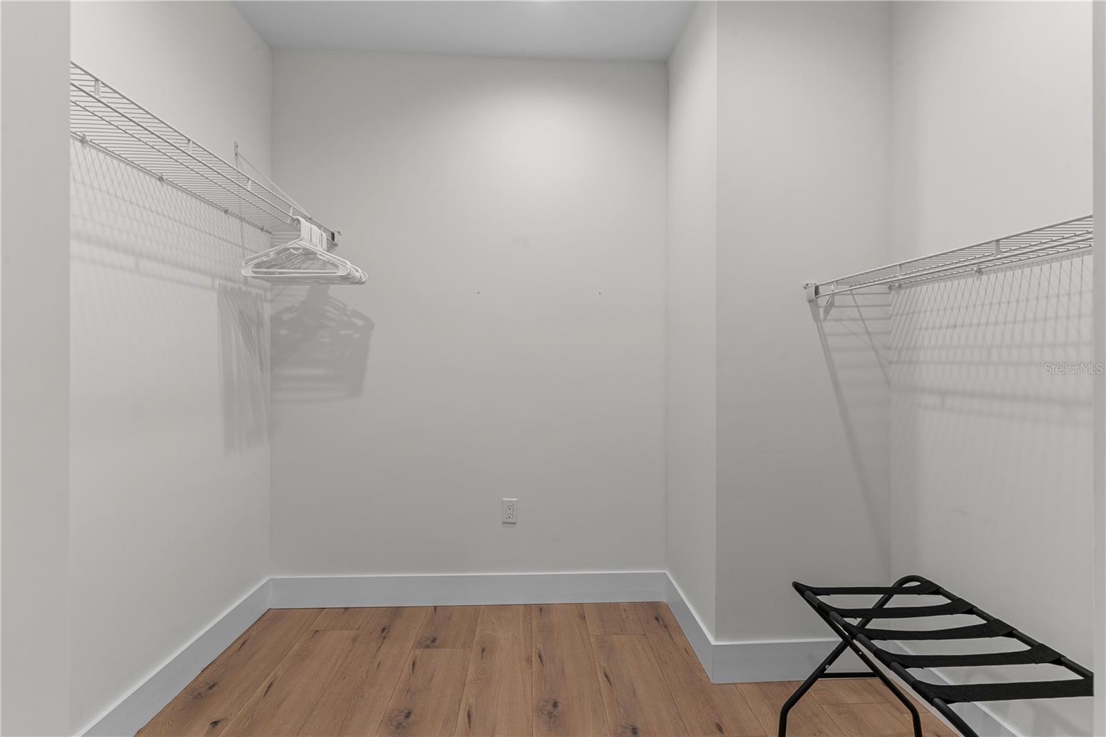 Image 52 of 81 For 2200 Bay Boulevard B