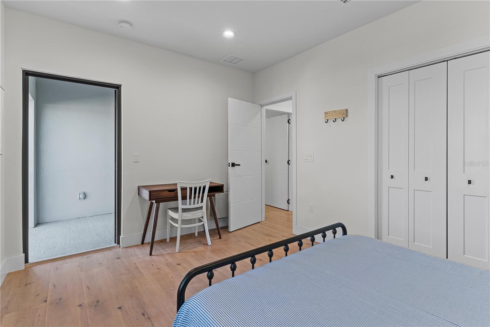 Image 54 of 81 For 2200 Bay Boulevard B