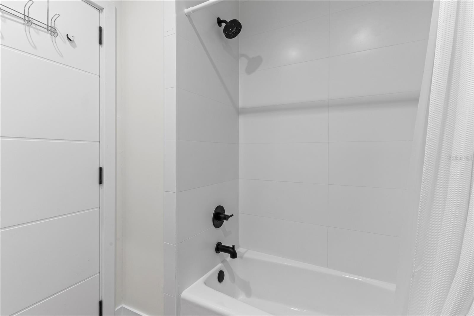 Image 63 of 81 For 2200 Bay Boulevard B