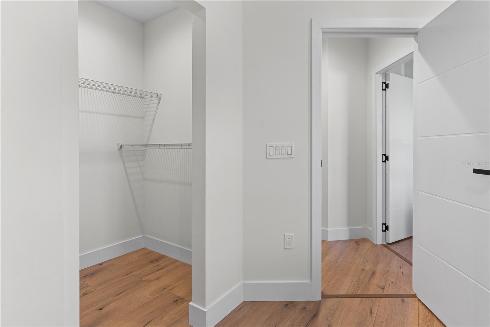 Image 64 of 81 For 2200 Bay Boulevard B