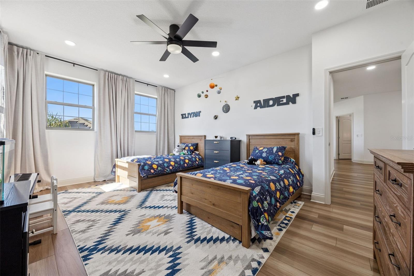 Image 34 of 62 For 3245 Upland Point