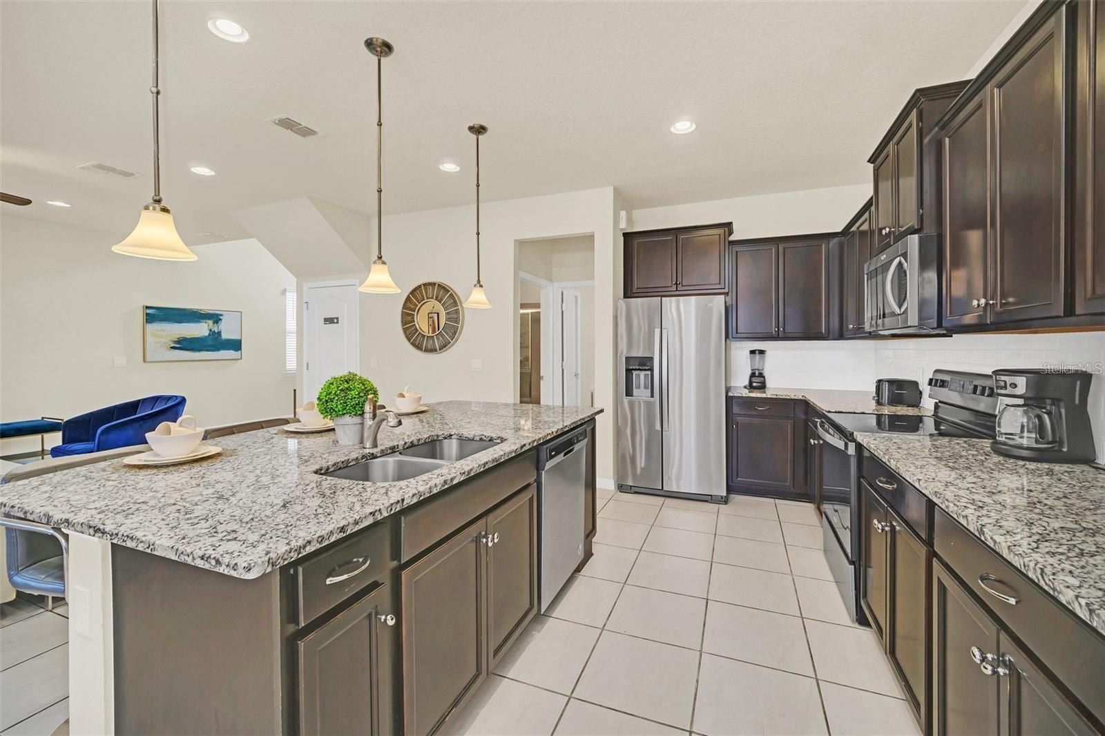 Image 10 of 33 For 2468 Dubai Street