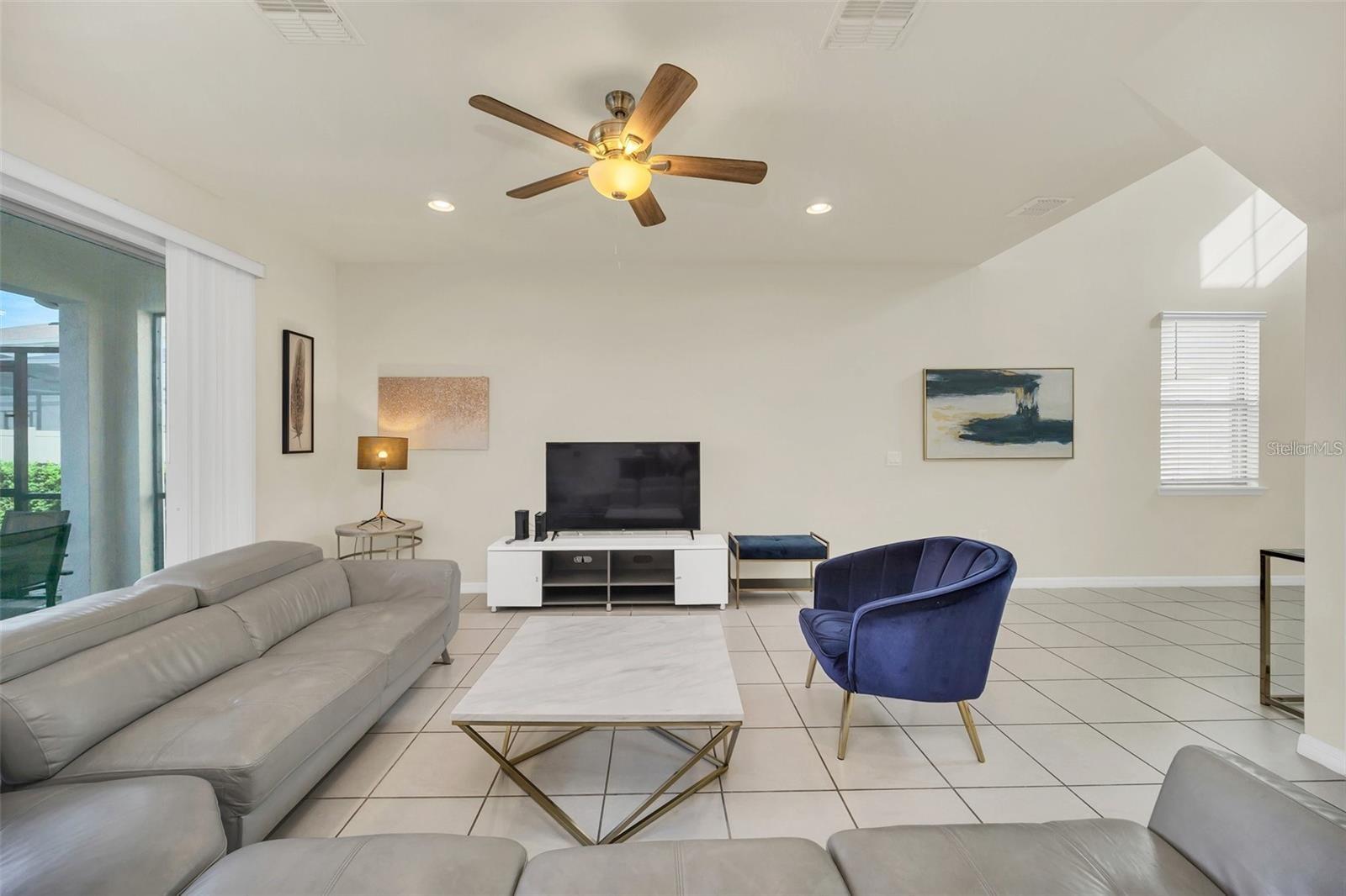 Image 5 of 33 For 2468 Dubai Street