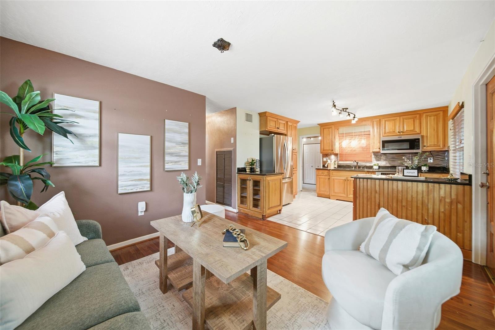 Image 13 of 39 For 2712 Crystal Lake Drive