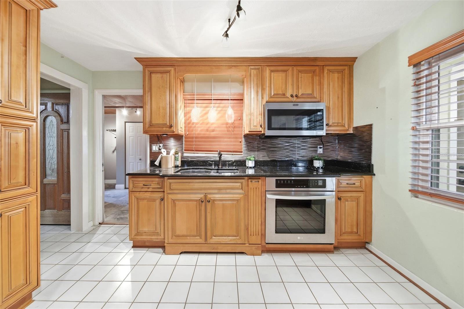 Image 16 of 39 For 2712 Crystal Lake Drive