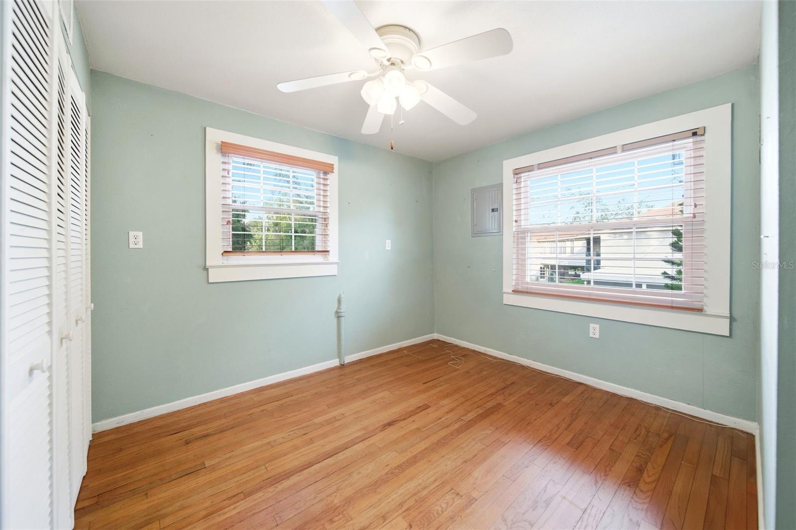 Image 32 of 39 For 2712 Crystal Lake Drive