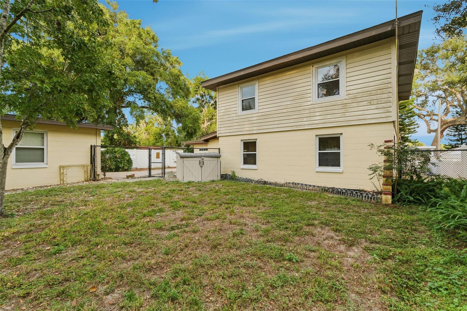 Image 7 of 39 For 2712 Crystal Lake Drive