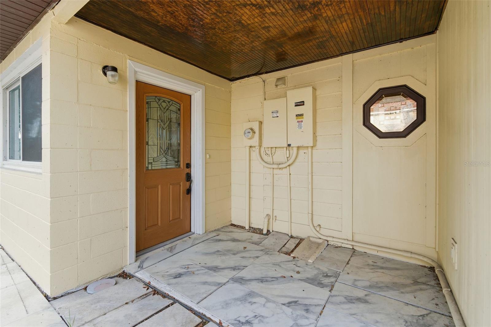 Image 8 of 39 For 2712 Crystal Lake Drive