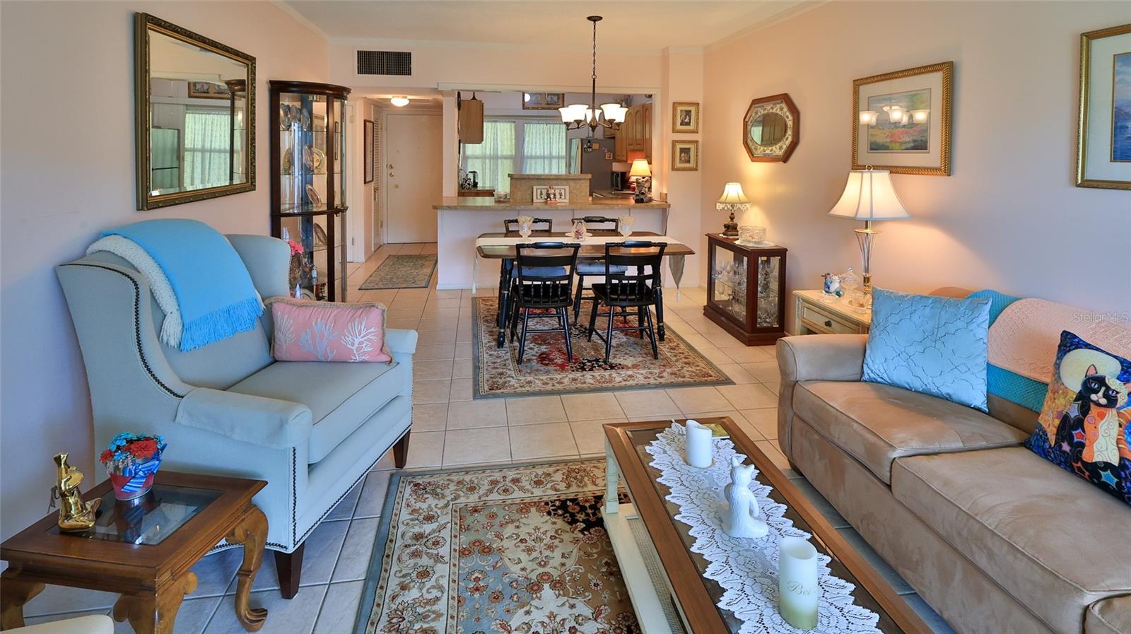 Image 11 of 25 For 717 Beach Street 205c