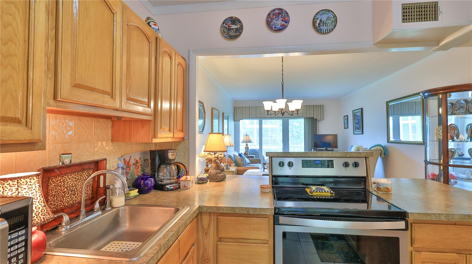 Image 7 of 25 For 717 Beach Street 205c