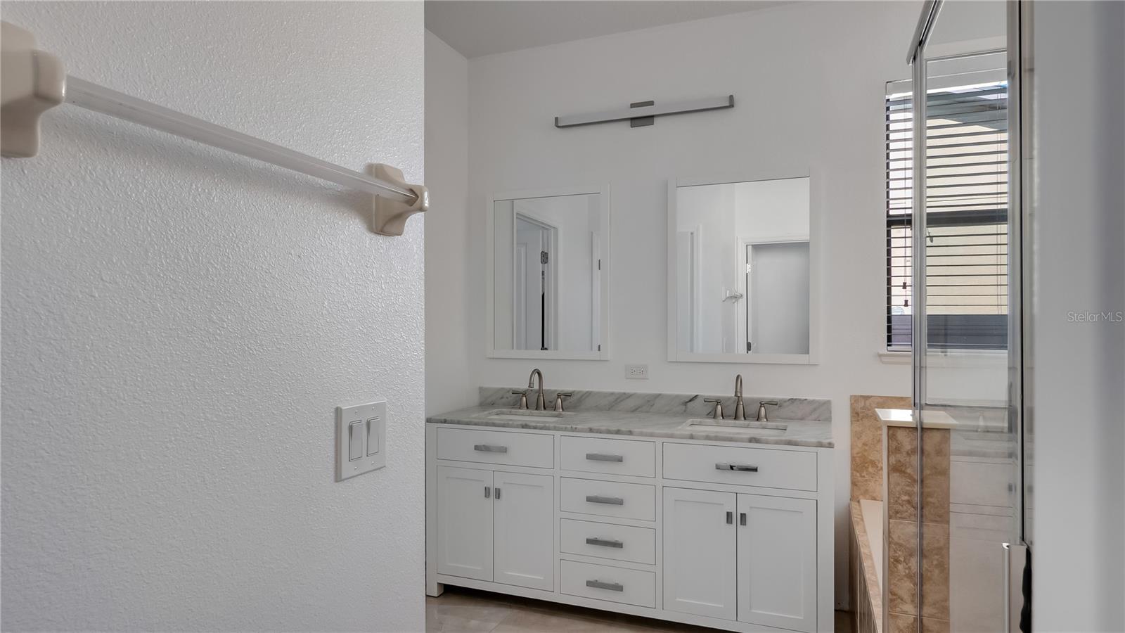 Image 15 of 35 For 4591 Sandhurst Street