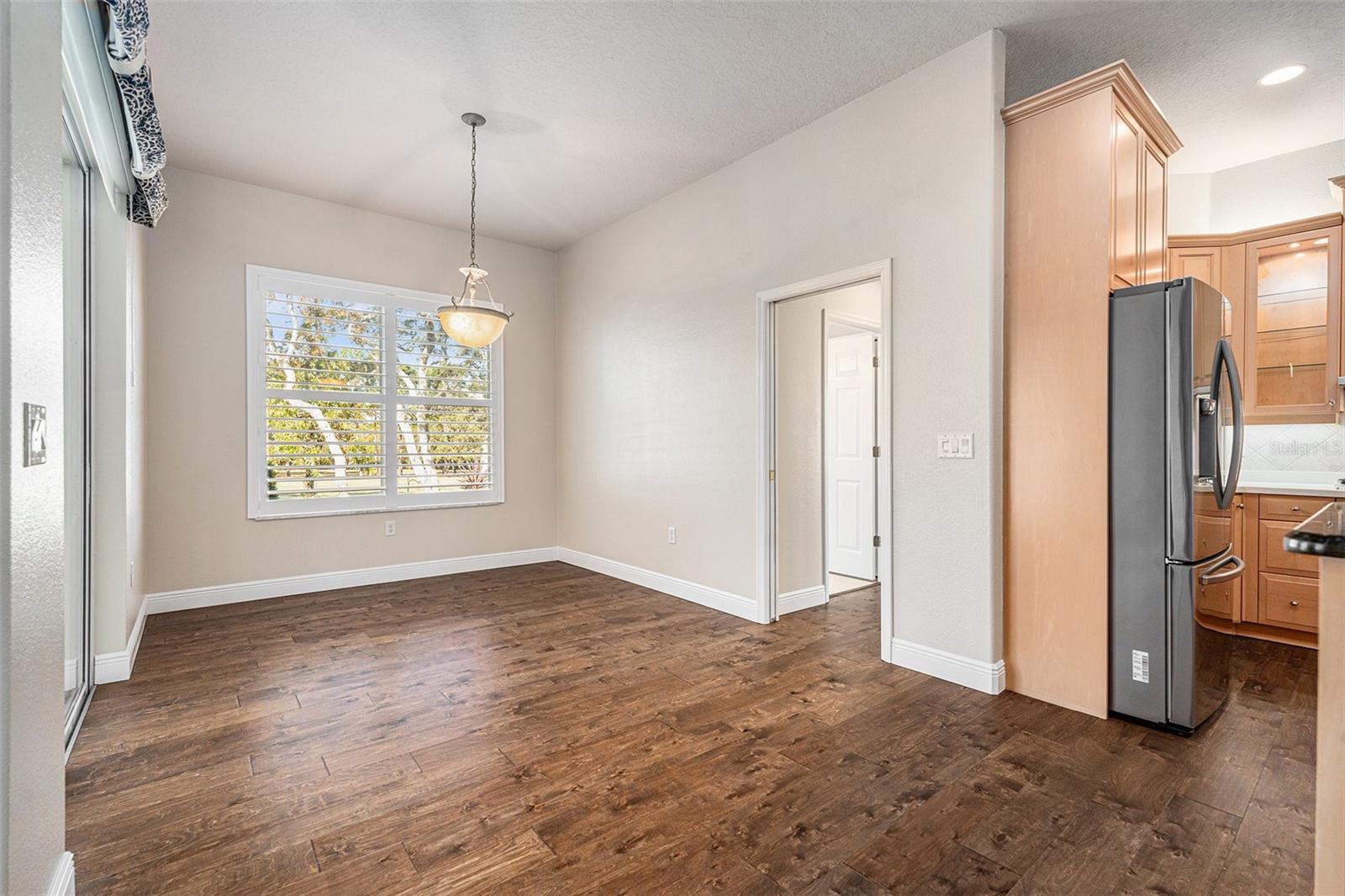 Image 11 of 38 For 19 Ryewood Circle