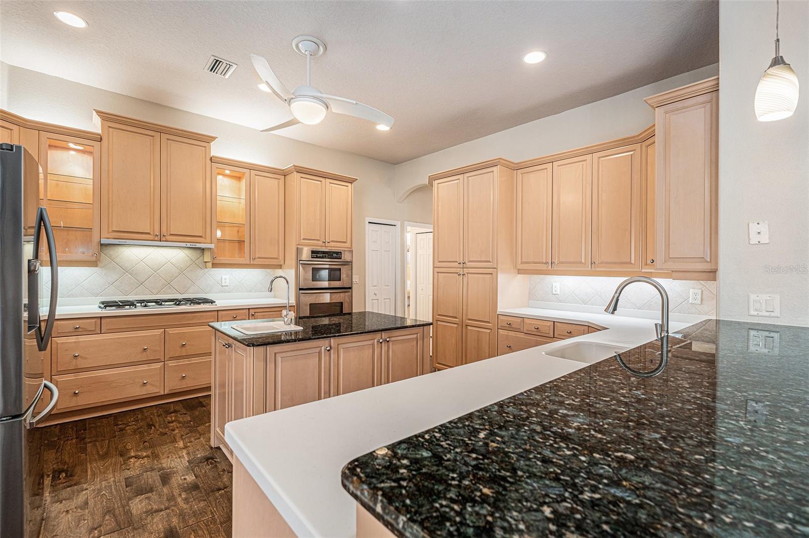 Image 13 of 38 For 19 Ryewood Circle