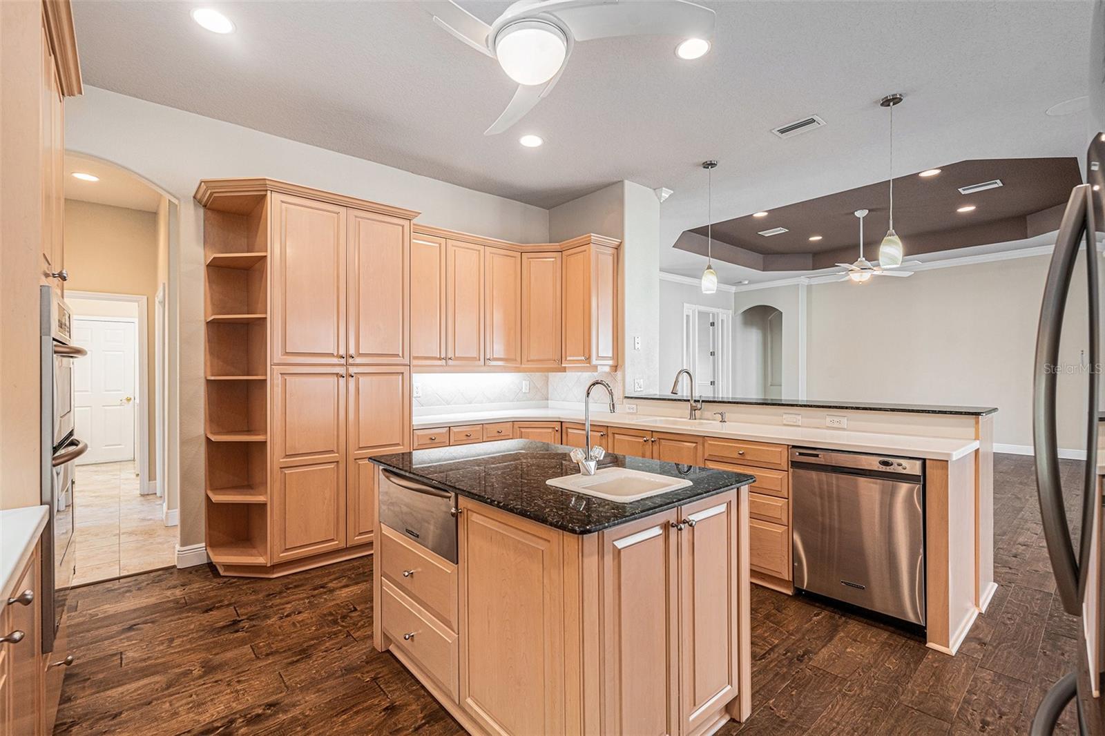 Image 17 of 38 For 19 Ryewood Circle