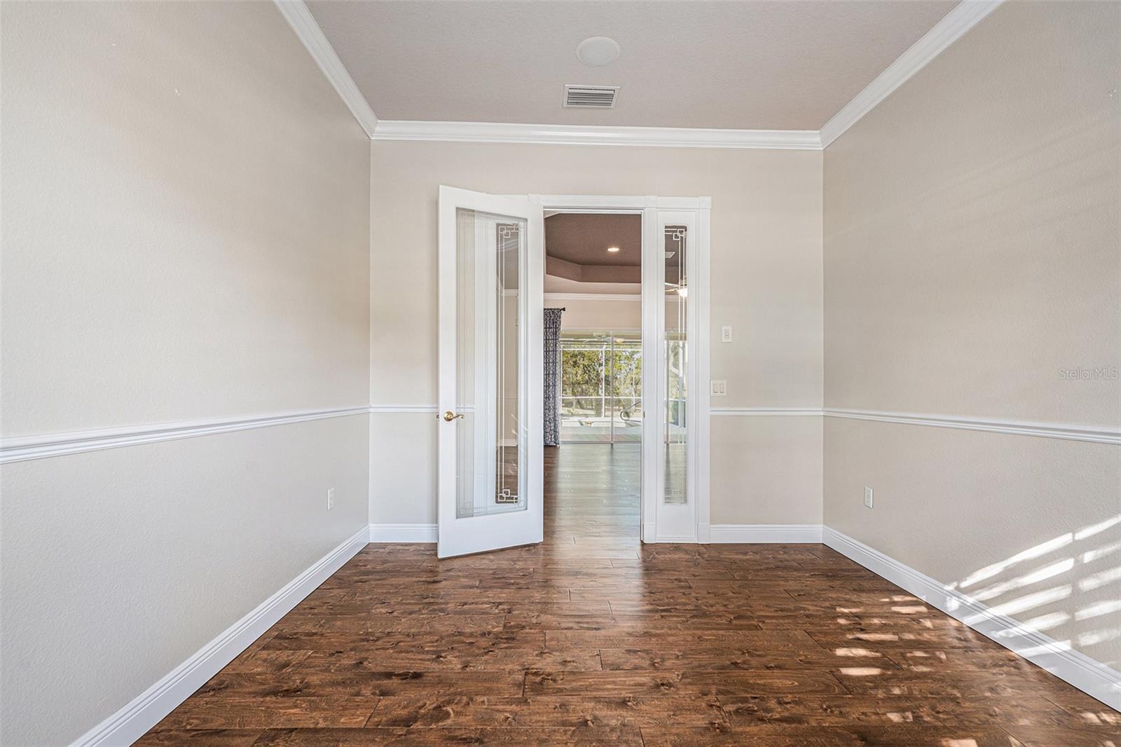 Image 19 of 38 For 19 Ryewood Circle