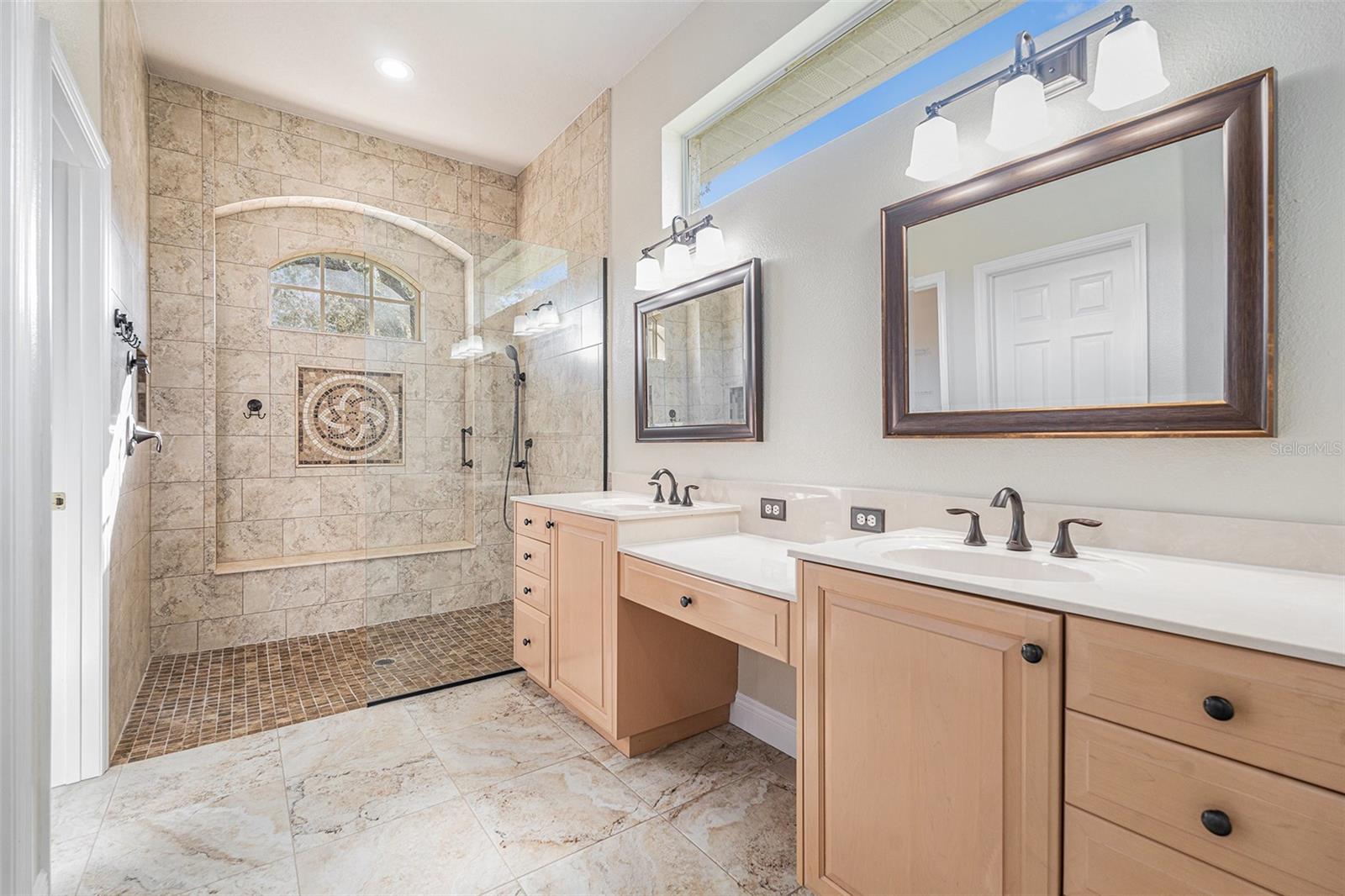 Image 27 of 38 For 19 Ryewood Circle