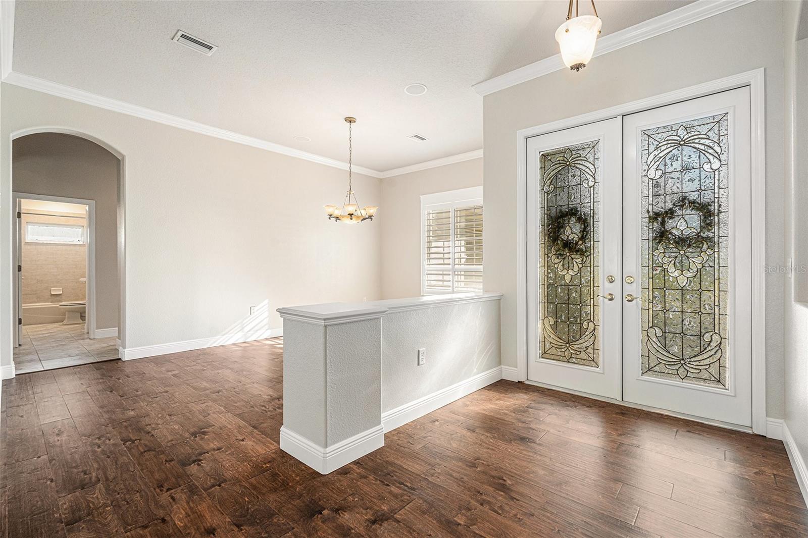 Image 4 of 38 For 19 Ryewood Circle