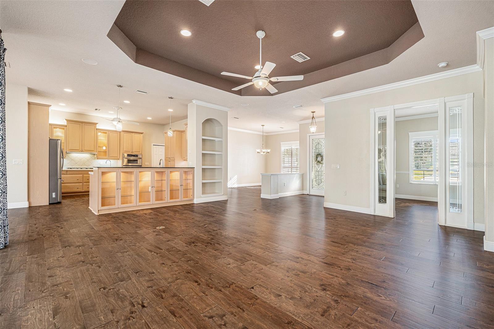 Image 7 of 38 For 19 Ryewood Circle