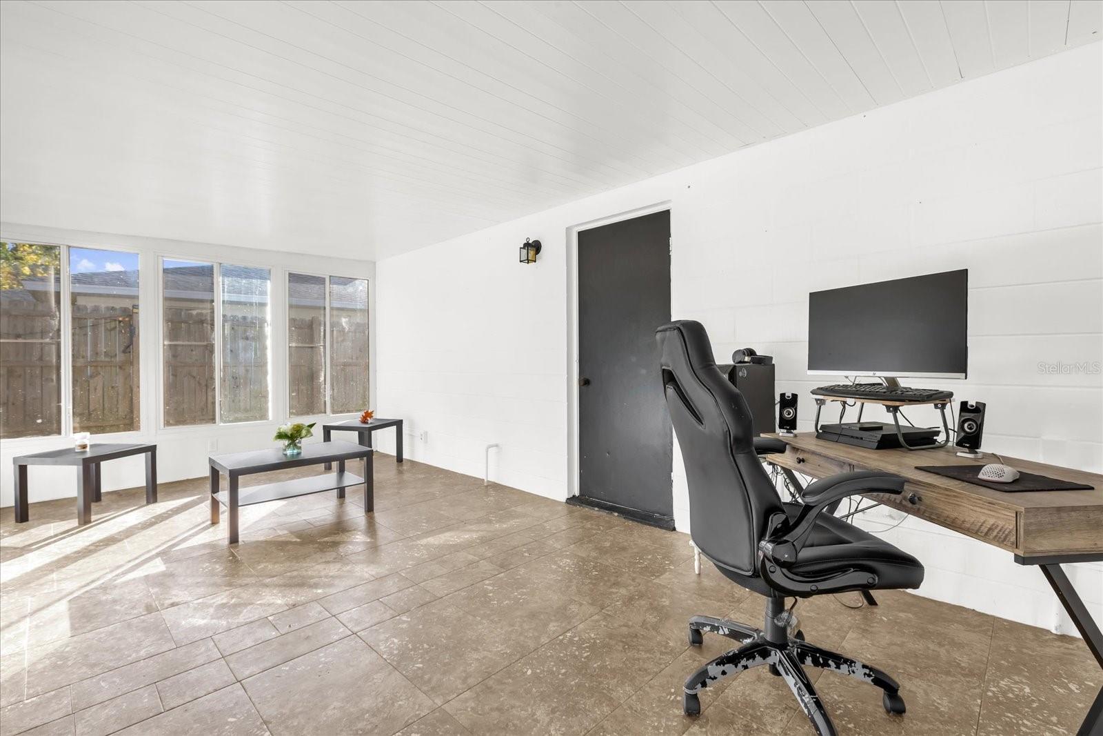 Image 11 of 21 For 409 Marion Oaks Drive