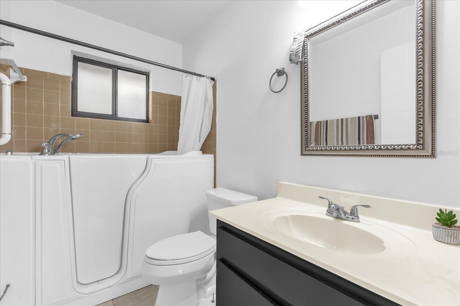 Image 13 of 21 For 409 Marion Oaks Drive