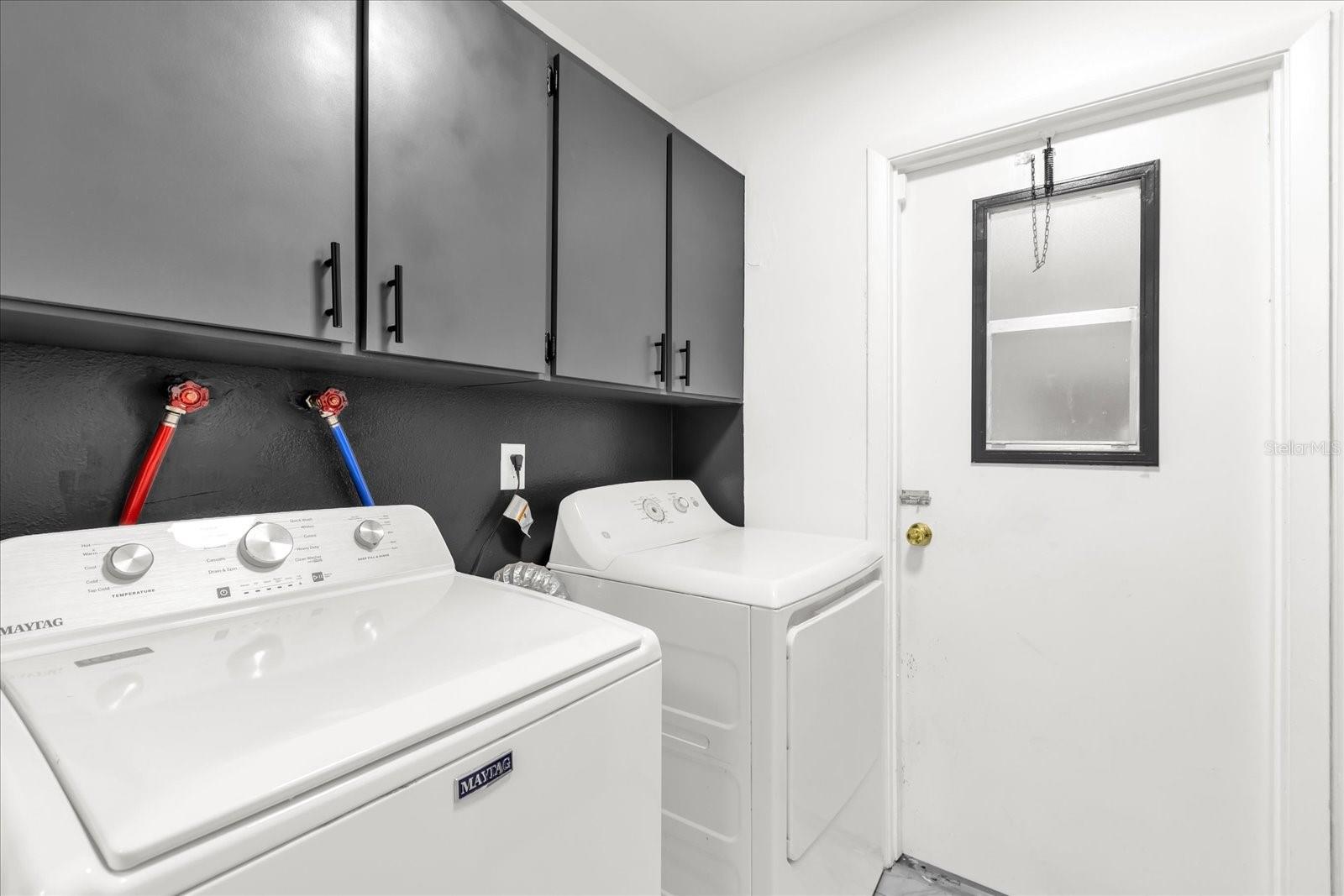 Image 17 of 21 For 409 Marion Oaks Drive