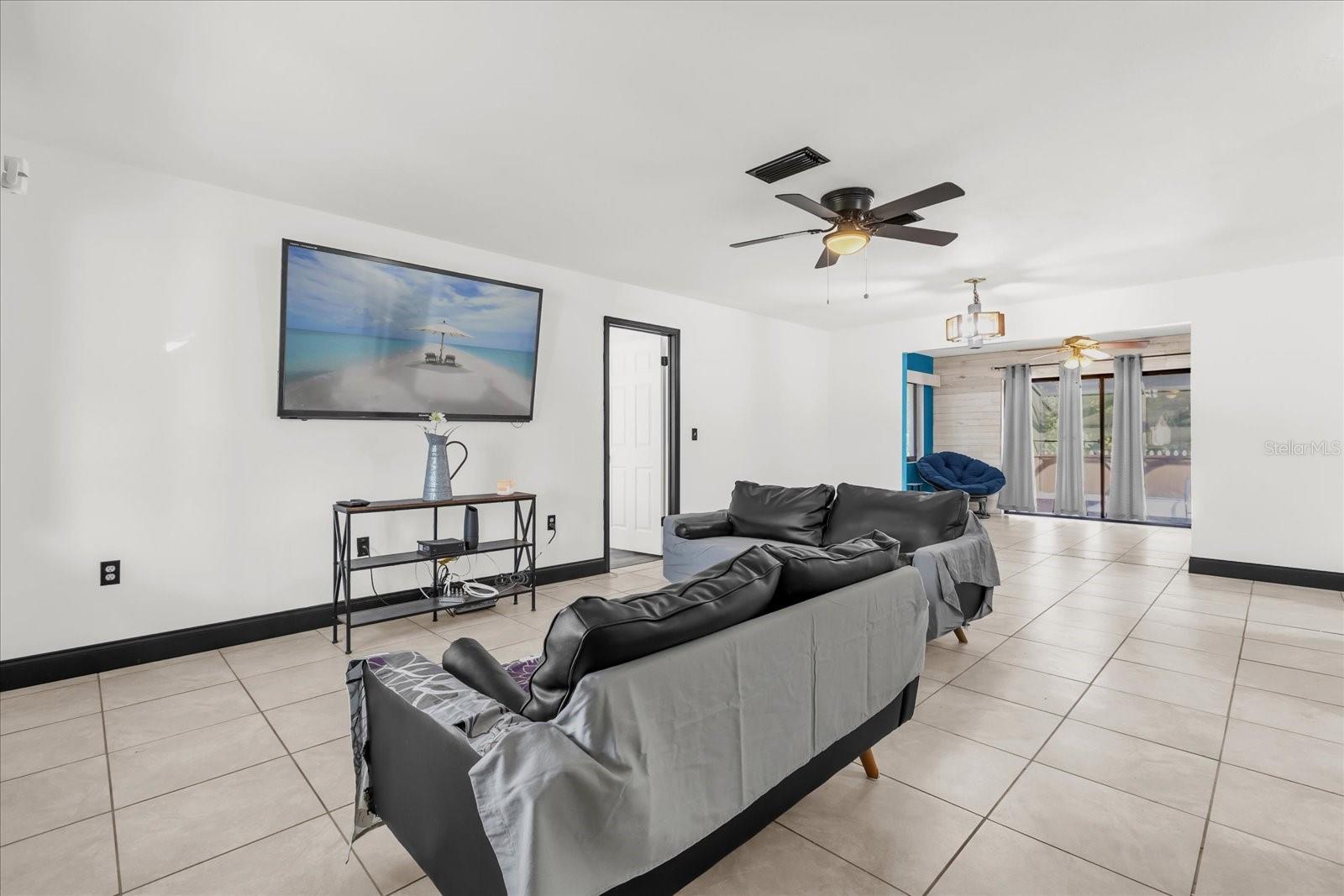 Image 2 of 21 For 409 Marion Oaks Drive