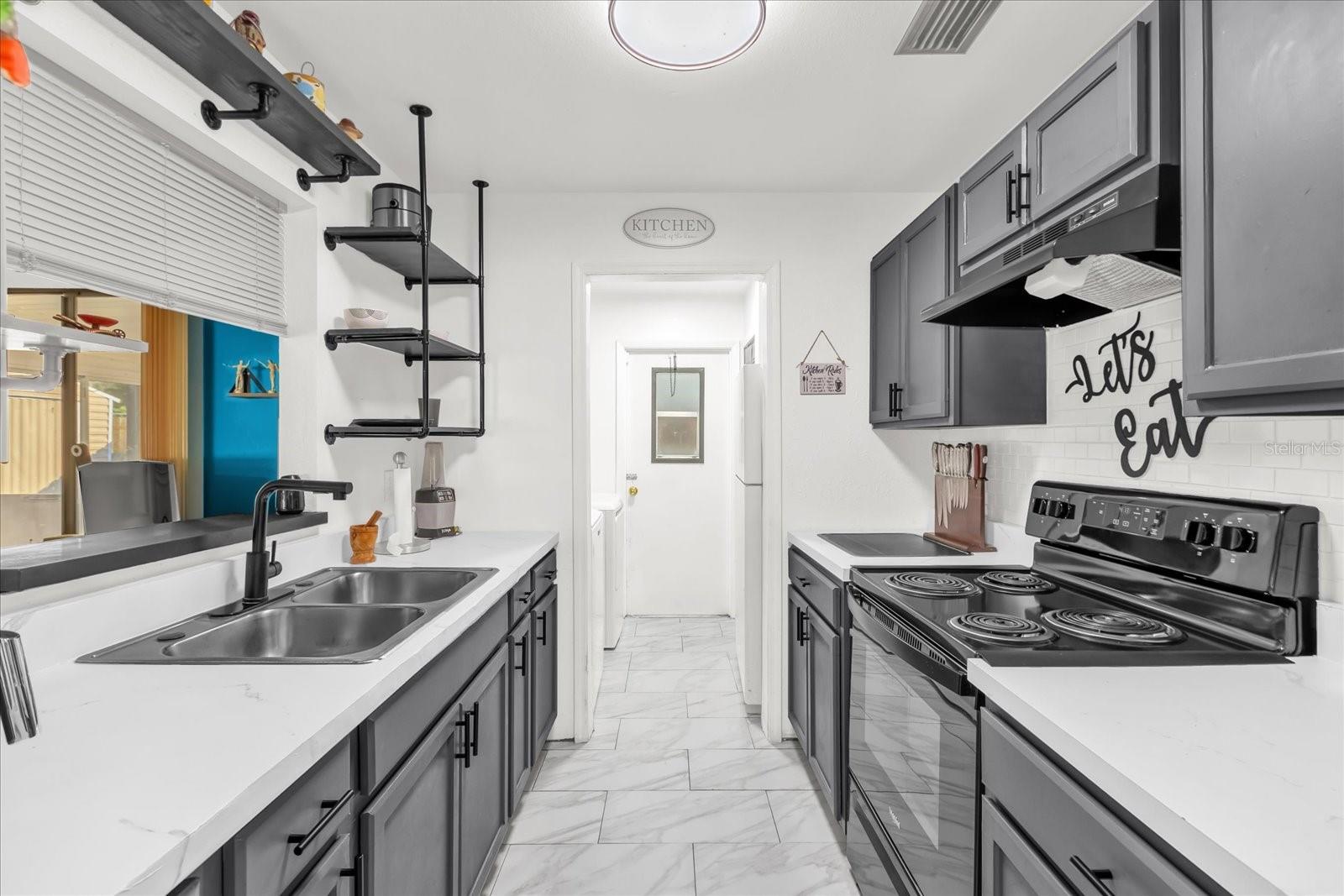 Image 7 of 21 For 409 Marion Oaks Drive