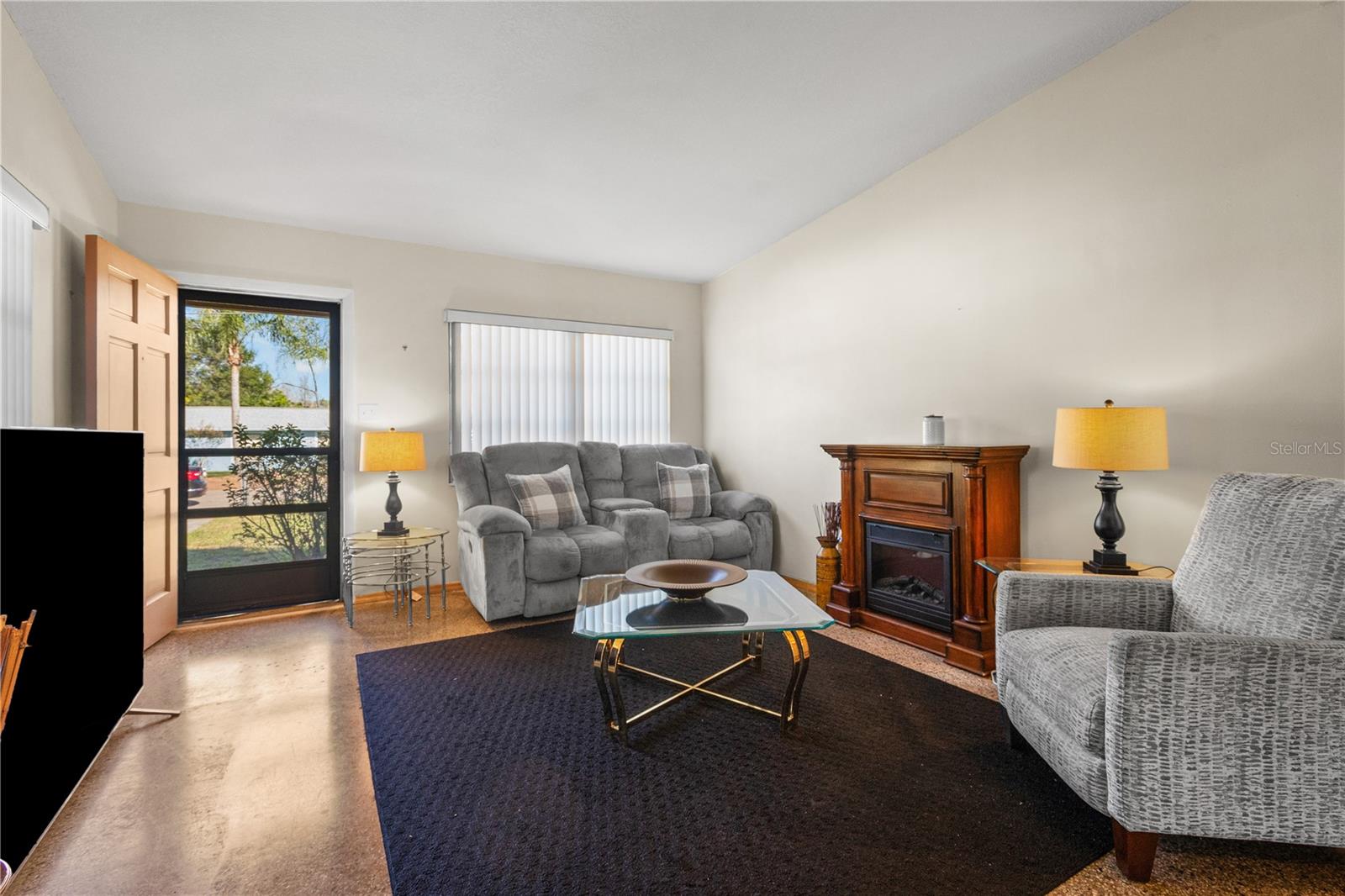 Image 4 of 19 For 528 Doctors Drive