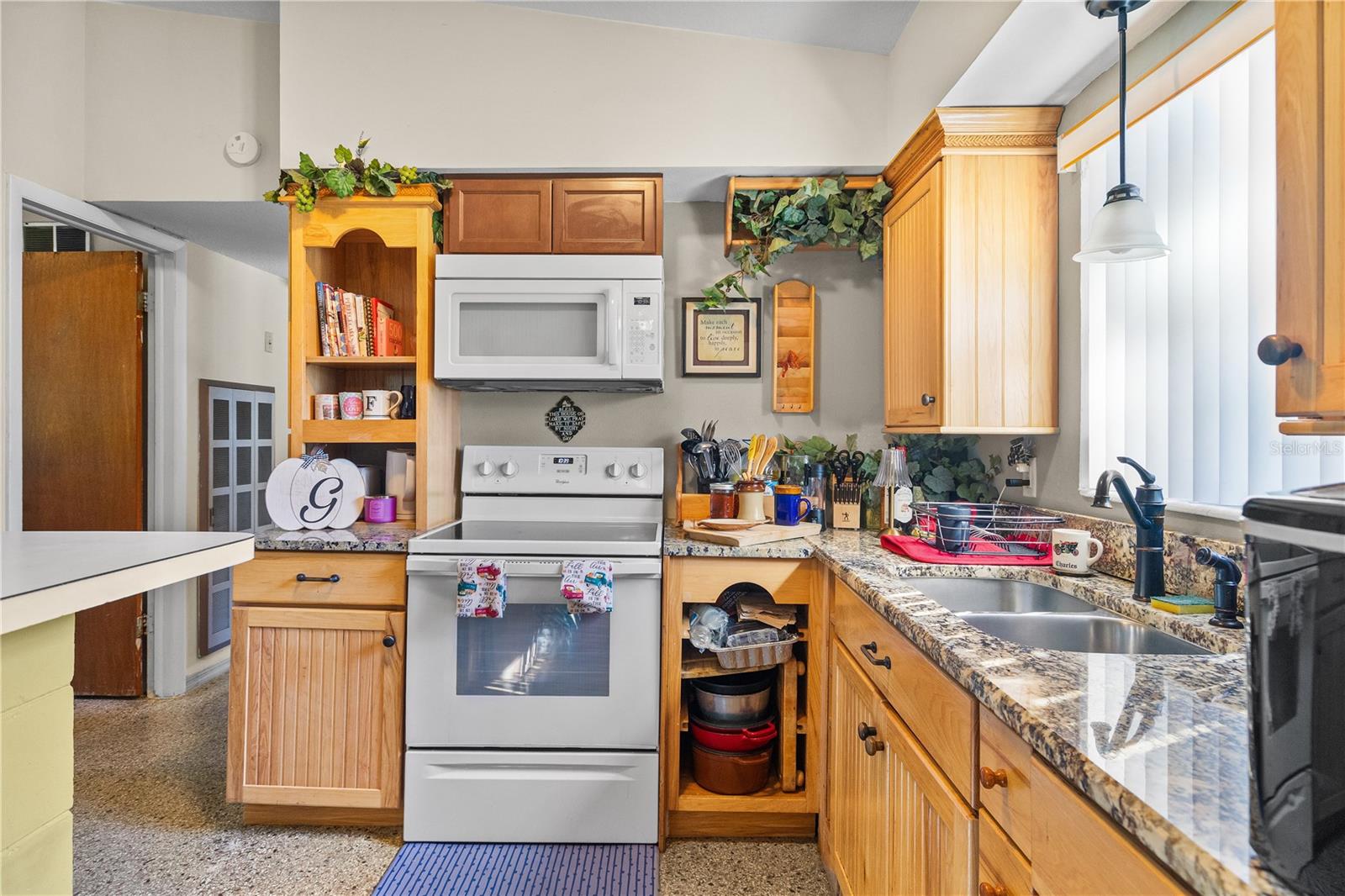 Image 6 of 19 For 528 Doctors Drive